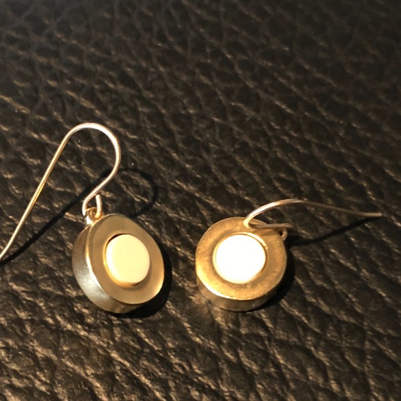 Gold Dangle Earrings. - Picture 4 of 5